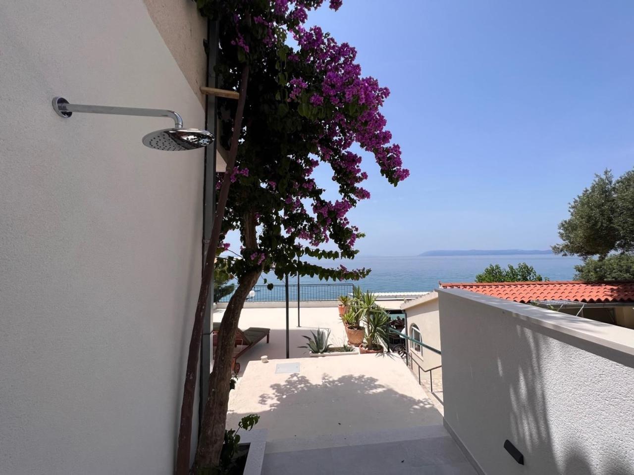 Beachfront Comfort Apartment Nives Tučepi Extérieur photo